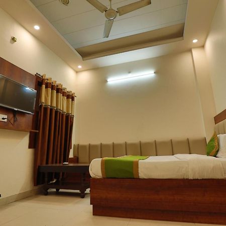 Hotel Haridev Roorkee Екстер'єр фото