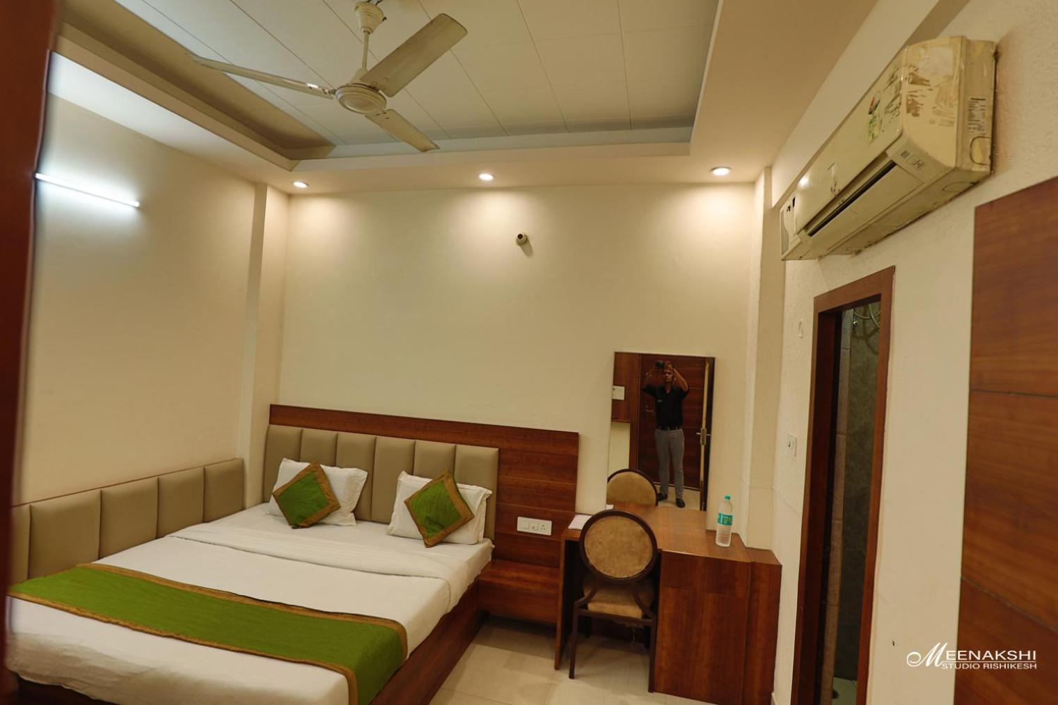 Hotel Haridev Roorkee Екстер'єр фото